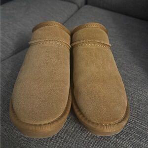 CUSHIONAIRE women’s slip on mule slippers
